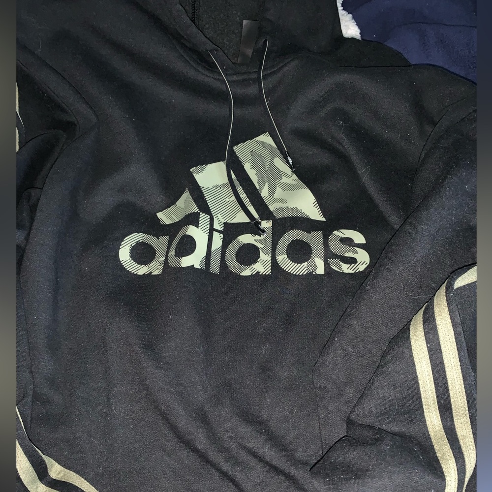 Adidas Men's Black Hoodie with Graphic camo Logo men’s size- XL like new EUC